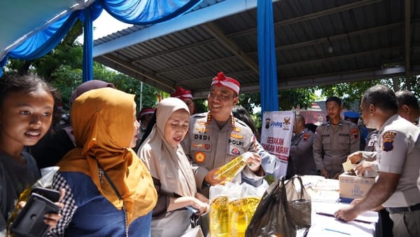 Pasar Murah Alumni Akpol 90 Diserbu Warga Pedurungan, Harga Sembako Terjangkau