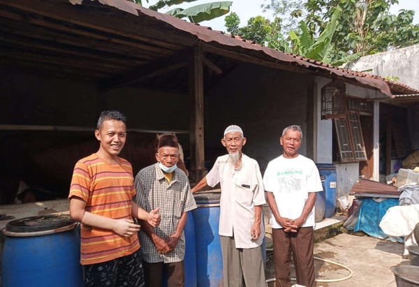 Aipda Randy Fauzi Dekat dengan Warga, Jadi Sahabat Peternak di Magelang