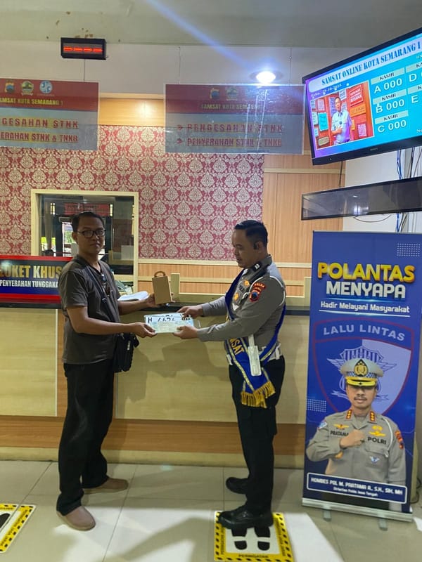 Apresiasi Tertib Pajak, Samsat Semarang 1 Bagikan Hadiah untuk Wajib Pajak Patuh
