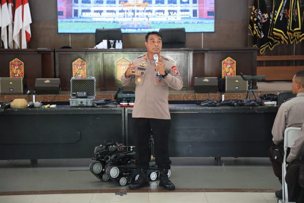 Bangun Generasi Polri Tangguh, Wadansatbrimob Kalteng Paparkan Sejarah dan Prestasi Brimob