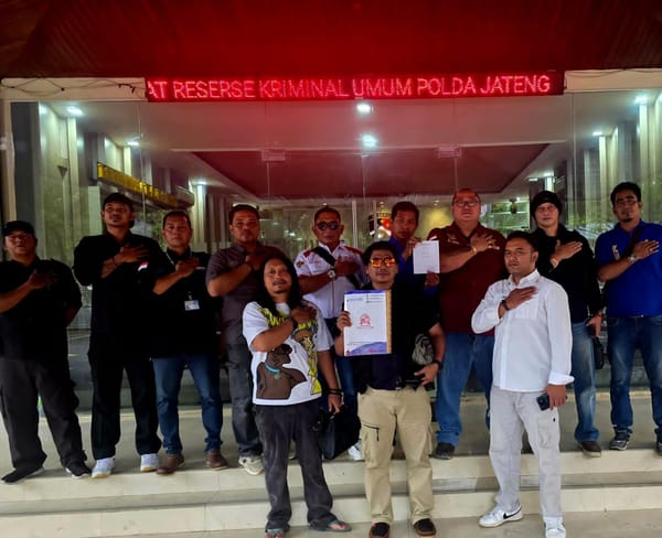 Banjir Semarang Picu Macet Parah, Pengendara Tak Bisa Lolos