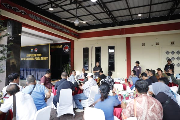 Ditresnarkoba Polda Jatim Bangun Kekompakan Lewat Silaturahmi dan Makan Bersama Wartawan