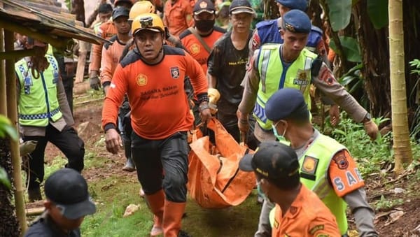 Drone dan Anjing Pelacak Dikerahkan untuk Cari 10 Korban Longsor di Cilacap