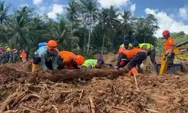 Dua Korban Longsor Majenang Ditemukan Satbrimob Polda Jateng Saat Operasi SAR