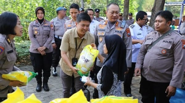Dukung Ketahanan Pangan, Polresta Malang Kota Adakan Bakti Kesehatan dan Pasar Beras Murah