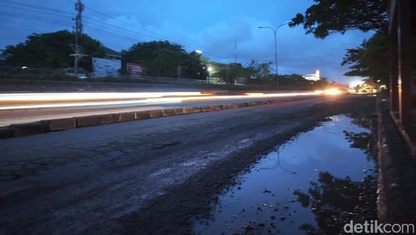 Jalan Pantura Semarang Rusak Pascabanjir, Warga Keluhkan Banyak Pemotor Terjatuh