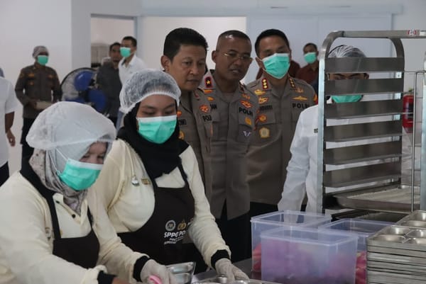 Kapolda Jateng Tinjau Fasilitas SPPG Polrestabes Semarang untuk Dukung Kesehatan Personel