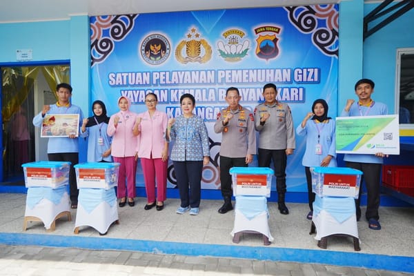 Kapolri dan Titiek Soeharto Tinjau Dapur MBG di Karanganyar, Pastikan Standar Higienis dan Gizi Terpenuhi