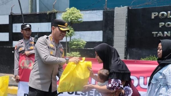 Lewat Jumat Peduli dan Ngopi Kamtibmas, Polisi Dekatkan Diri dengan Warga Tangerang Kota