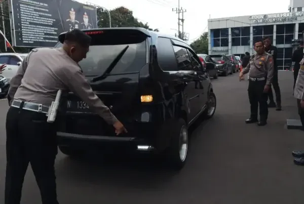 Mobil Viral Kena Tilang Satlantas Polresta Malang Kota akibat Lampu Tidak Sesuai Aturan