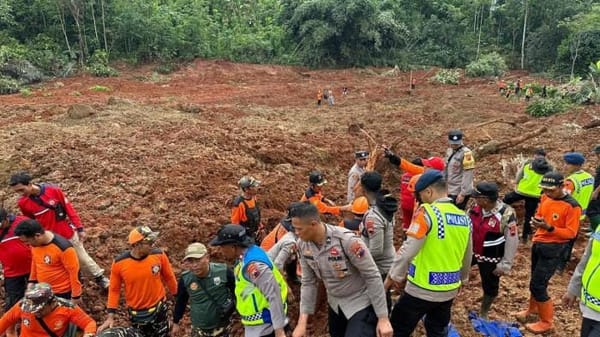 Operasi SAR Longsor Cilacap, Polri Terjunkan 155 Personel dan 4 Anjing Pelacak
