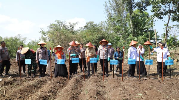 Peduli Ekonomi dan Pangan, Polresta Malang Kota Adakan Pasar Beras Murah dan Bakti Sosial