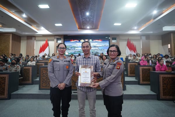 Peringati Hari Jadi ke-77, Polwan Polda Bali Gelar Ceramah Pengolahan Sampah dan Biopori