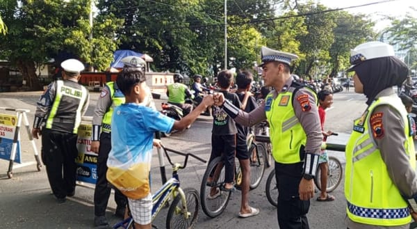 Polantas Kawal Kelancaran dan Kenyamanan Warga di CFD Simpang Lima Semarang