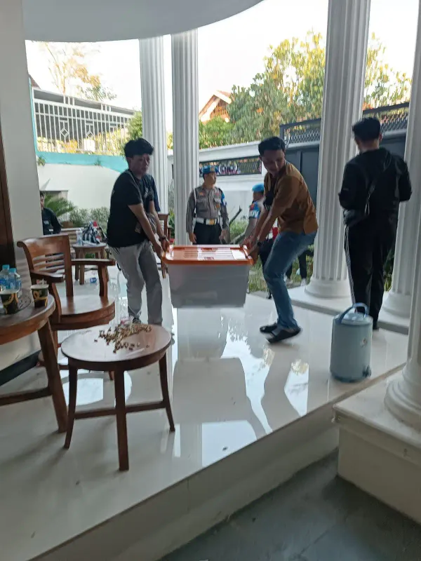 Polres Salatiga Geledah Rumah Bos Koperasi BLN Usai Aksi Duduki Kantor 3 Hari