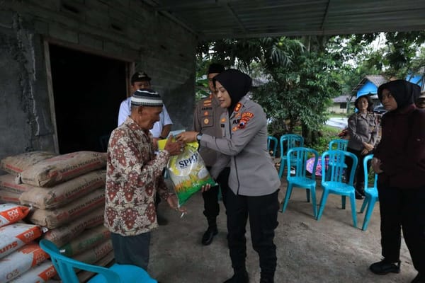 Polres Semarang Bantu Perbaikan Rumah Warga Terdampak Puting Beliung