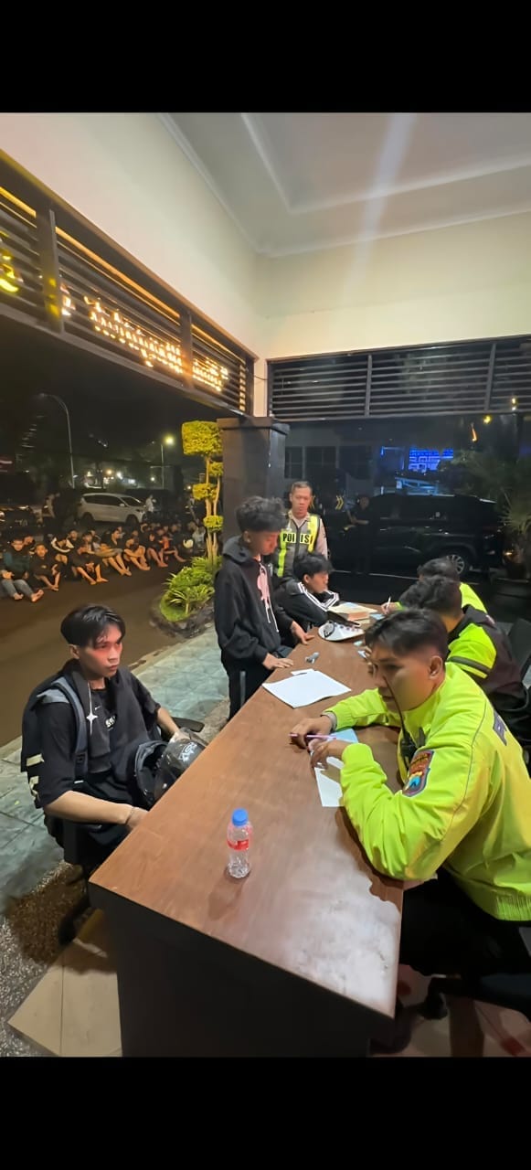 Polresta Malang Kota Bubarkan Kerumunan Pemuda dan Sita Motor Tanpa Kelengkapan