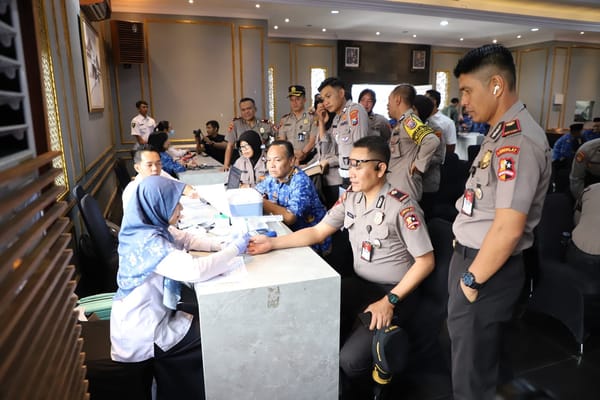 Polresta Malang Kota dan Serdik Sespimma Peduli Tebar Semangat Hidup Sehat Lewat Donor Darah