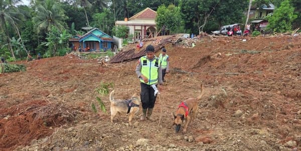 Polri Turunkan Ratusan Personel Cari Korban Longsor Cilacap