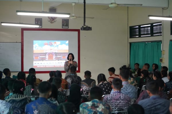 Polwan Goes To School Ajak Generasi Muda Berprestasi Tanpa Narkoba