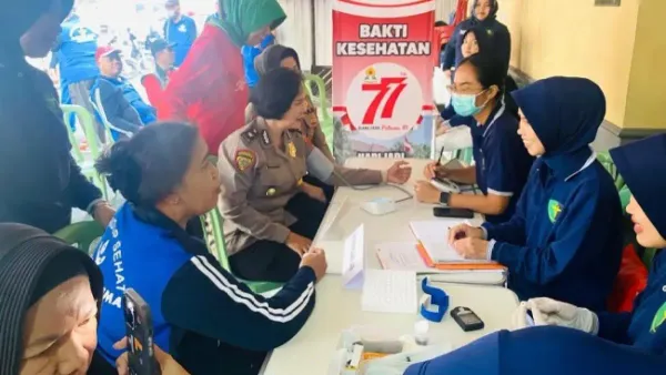 Polwan Polresta Malang Kota Gelar Bakti Kesehatan Gratis bagi Lansia