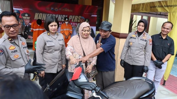 Senyum Haru Korban Curanmor, Motor yang Hilang Ditemukan Polisi dan Dikembalikan