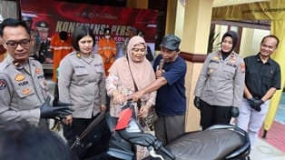 Senyum Sumringah Warga Malang Saat Motor Hilang Ditemukan Polisi