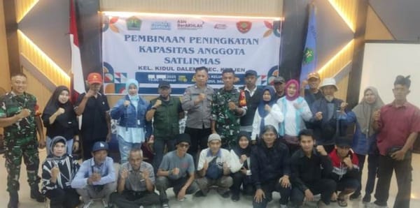 Sinergi Tiga Pilar di Kidul Dalem, Polri-TNI-Kelurahan Kompak Siapkan Linmas Tangguh Hadapi Musim Penghujan