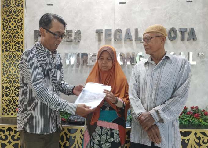 Tempat Tinggal Dibongkar, Seorang Lansia di Kota Tegal Ngadu ke Polisi