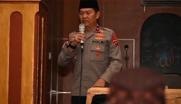 Wakapolda Sumbar Brigjen Pol Solihin Hadiri Gerakan Subuh Berjamaah di Masjid Al-Ishlah Pisang, Padang