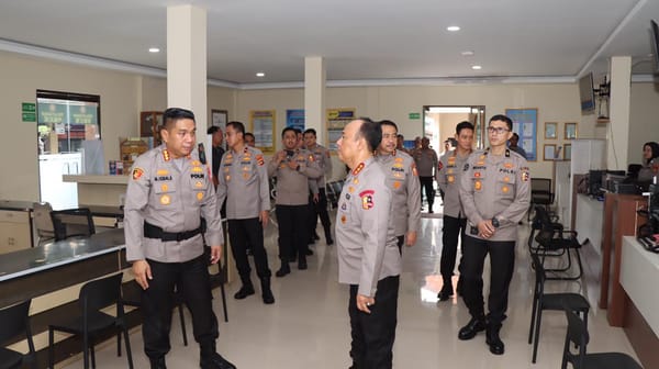 Wakapolri Tinjau Ruang SKCK Polresta Denpasar, Pastikan Pelayanan Prima bagi Masyarakat