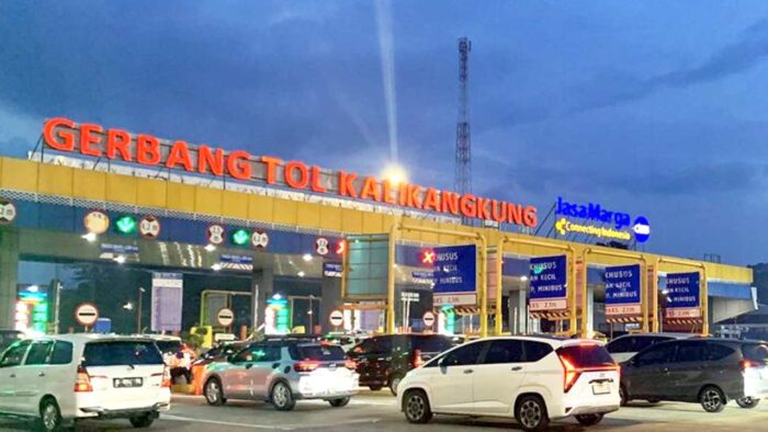 Arus di Gerbang Tol Kalikangkung Semarang kembali normal dua arah