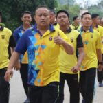 Laksanakan Olahraga Bersama Anggota, Kapolres Lamandau Jaga Stamina