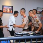 Taruna Akpol Angkatan 59 Sebar Ratusan Nasi Jumat Berkah untuk Warga