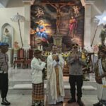 Kapolres Jembrana Pantau Ibadah Malam Natal di Gereja Katolik Santa Maria Ratu Gumbrih