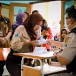 VIDEO: Tahap Pertama Gebyar Vaksin HPV: 1.009 Siswi SMPN 3 Kota Malang Divaksin